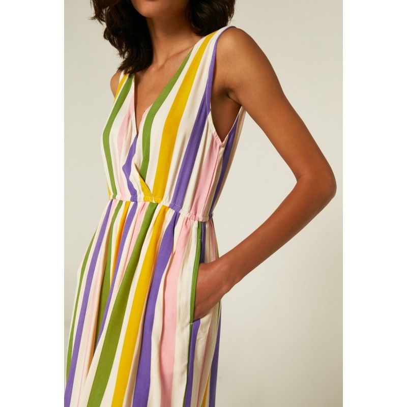 VESTIDO MIDI  CON ESCOTE CRUZADO Y ESTAMPADO A RAYAS MULTICOLOR