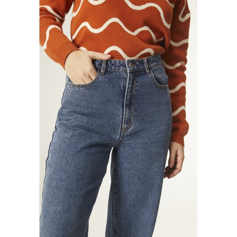 PANTALÓN VAQUERO RECTO CON CINCO BOLSILLOS