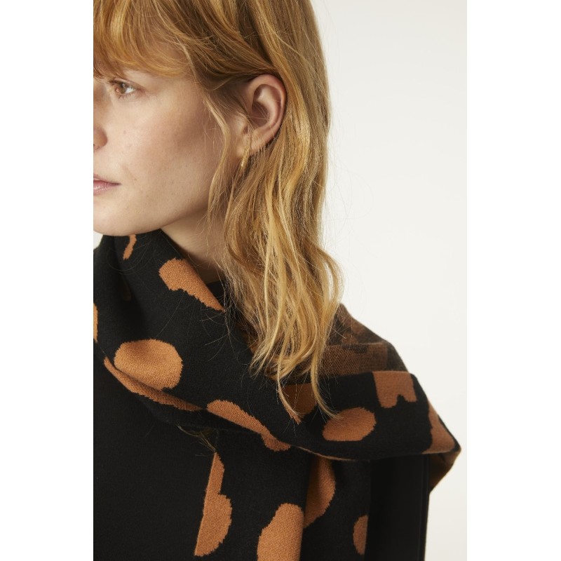 BUZANDA DE PUNTO FINO CON ANIMAL PRINT LEOPARDOS.