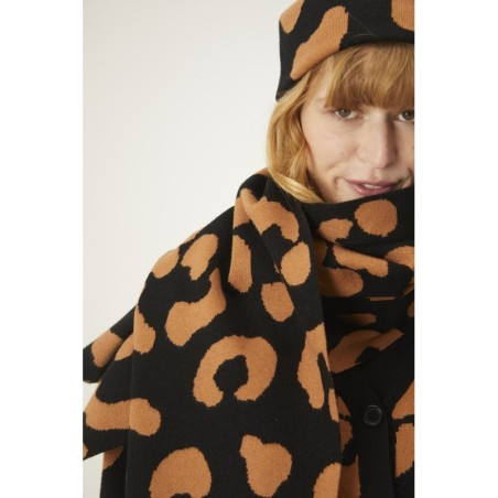 BUZANDA DE PUNTO FINO CON ANIMAL PRINT LEOPARDOS.