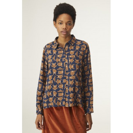 CAMISA M/LARGA CON ANIMAL PRINT DE LEOPARDOS.