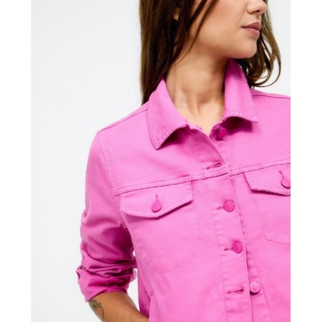 CAZADORA TIPO DENIM.