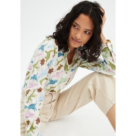 CAMISA CON ESTAMPADO JURASICO.