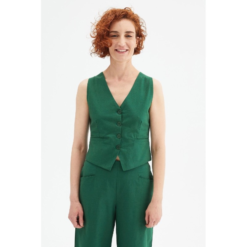 CHALECO DE ALGODÓN LIGERO CON BOTONES.