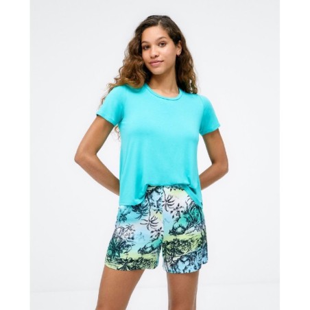 CAMISETA AMPLIA DE MANGA CORTA.