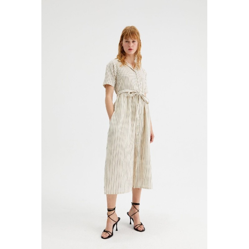 VESTIDO MIDI CAMISERO CON CINTURÓN Y ESTAMPADO RAYAS.