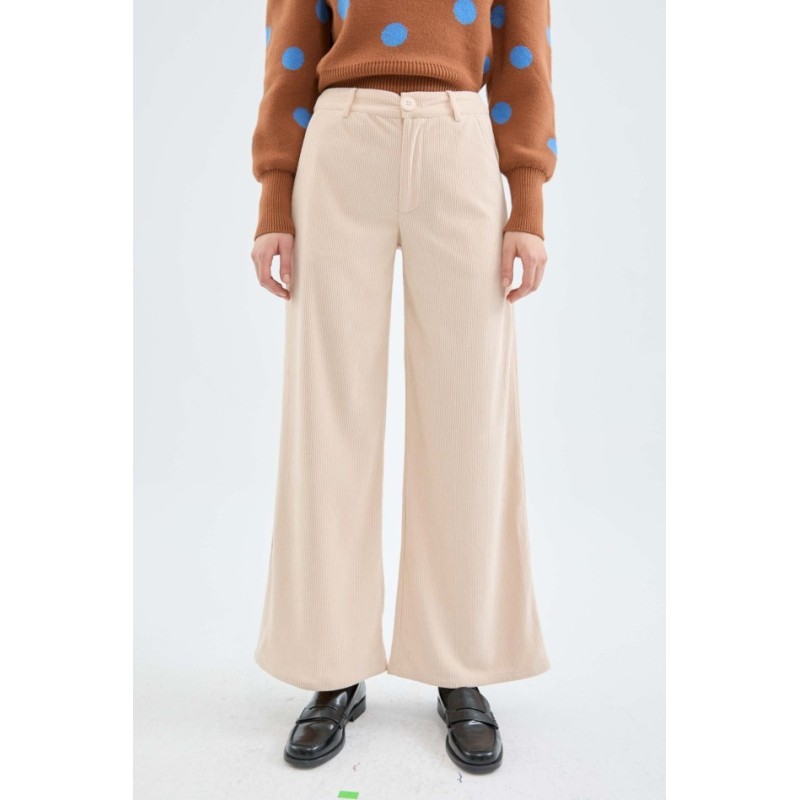 PANTALÓN DE PANA DE TIRO ALTO.