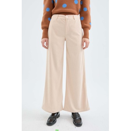 PANTALÓN DE PANA DE TIRO ALTO.