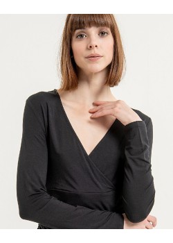 CAMISETA CRUZADA CON BAJO DRAPEADO. 2