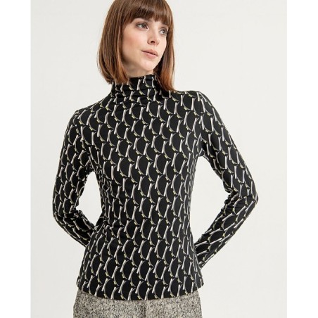 CAMISETA CUELLO ALTO.