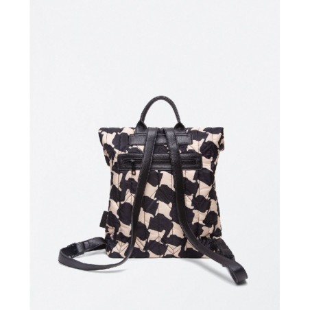 MOCHILA ACOLCHADA ESTAMPADA BICOLOR.