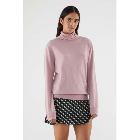 JERSEY DE PUNTO FINO CON CUELLO ALTO.