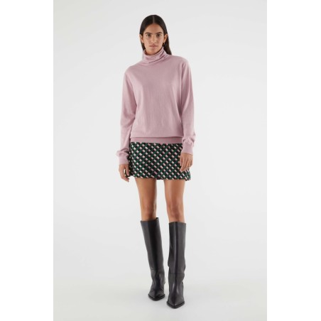 JERSEY DE PUNTO FINO CON CUELLO ALTO.