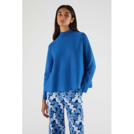 JERSEY EVASÉ DE CUELLO ALTO.