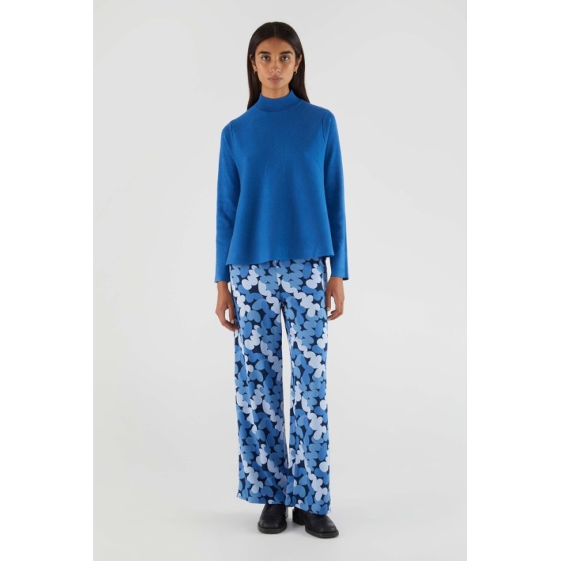 JERSEY EVASÉ DE CUELLO ALTO.