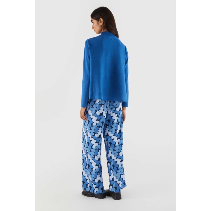 JERSEY EVASÉ DE CUELLO ALTO.