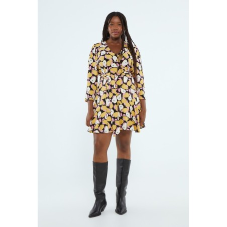 VESTIDO CORTO CRUZADO CON ESTAMPADO DE PERAS.