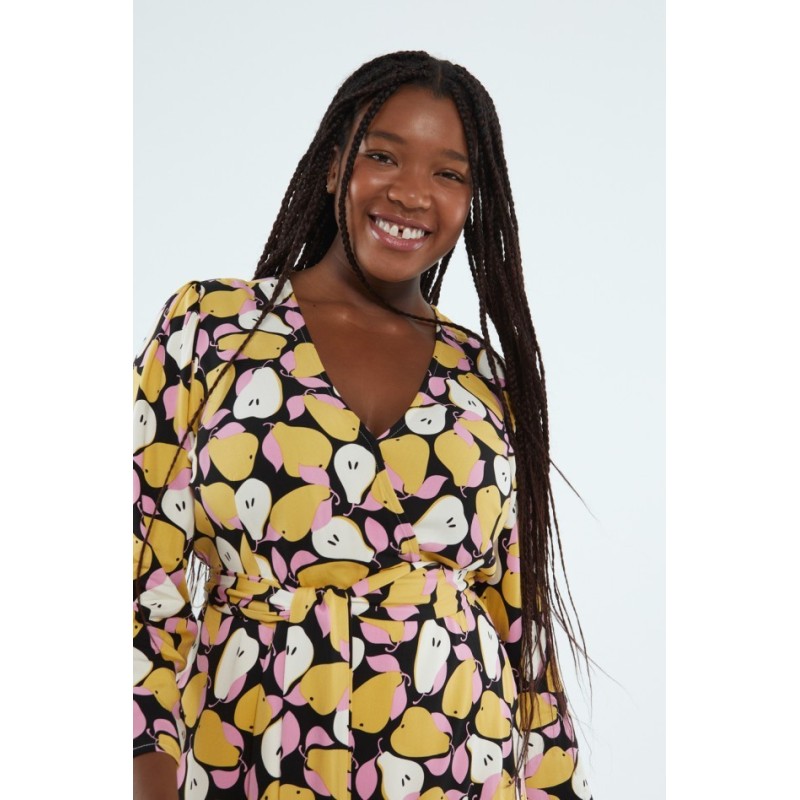 VESTIDO CORTO CRUZADO CON ESTAMPADO DE PERAS.