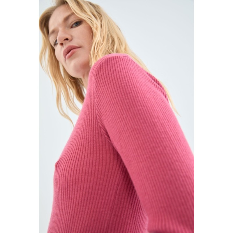 JERSEY DE PUNTO CANALÉ CON CUELLO PERKINS.