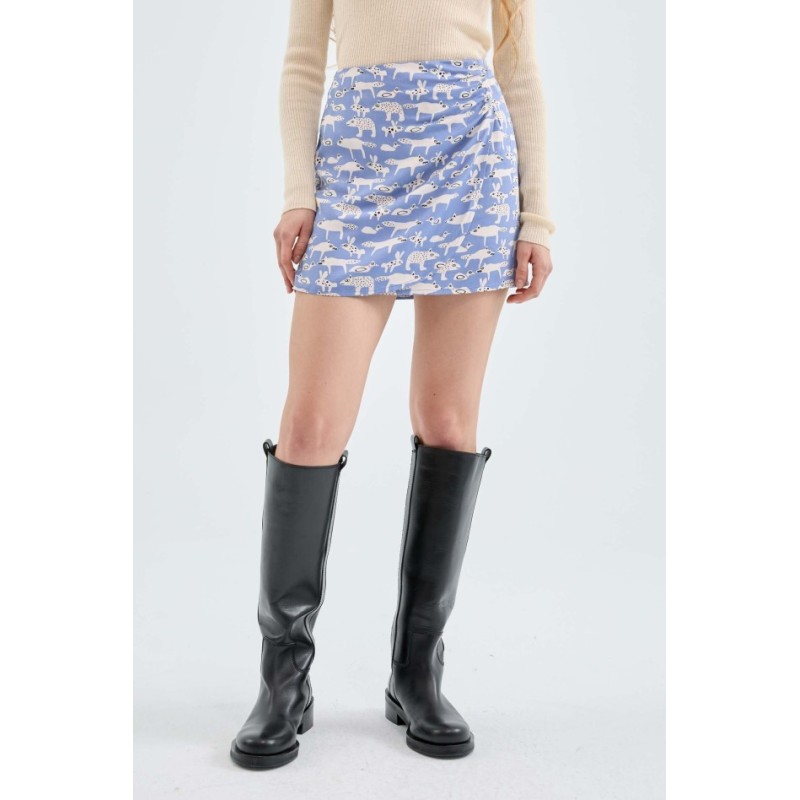 FALDA CORTA CRUZADA CON ESTAMPADO DE ANIMALES.