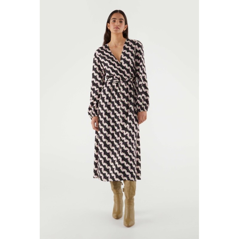 VESTIDO MIDI CRUZADO CON ESTAMPADO GEÓMETRICO NEGRO.