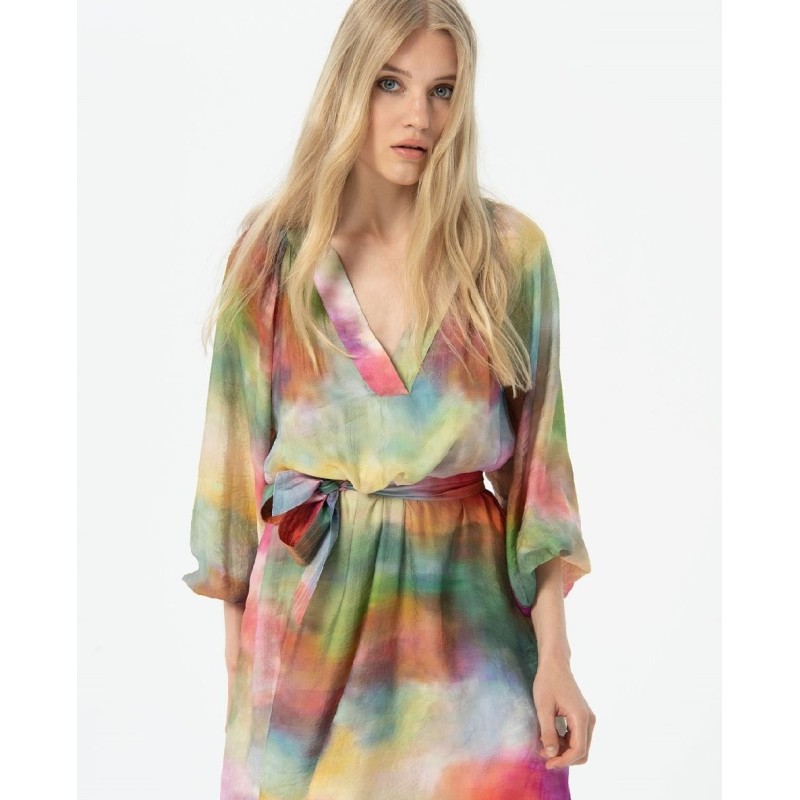 VESTIDO MIDI OVERSIZE CON CINTURÓN ESTAMPADO.