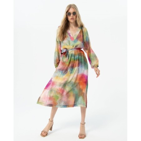 VESTIDO MIDI OVERSIZE CON CINTURÓN ESTAMPADO.