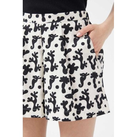 SHORT ESTAMPADO CORAL.