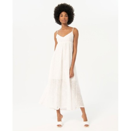 VESTIDO LARGO CON BORDADO Y CALADO LISO BLANCO.