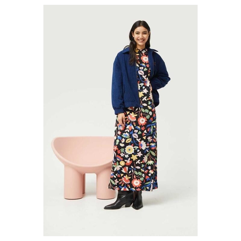 Vestido largo de punto estampado floral grande.