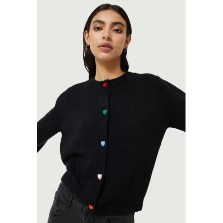 Cárdigan con detalle de corazones.