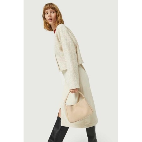 Falda midi de pana blanca.