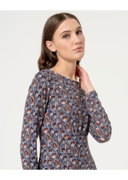 Vestido midi con escote redondo. 2