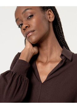 Canmiseta holgada,cuello camisero. 2