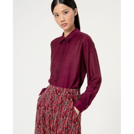 Falda corta estampada.