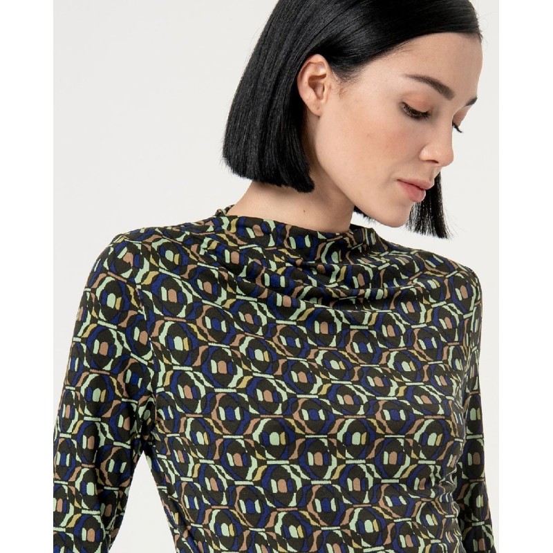 Top cuello perkins drapeado.