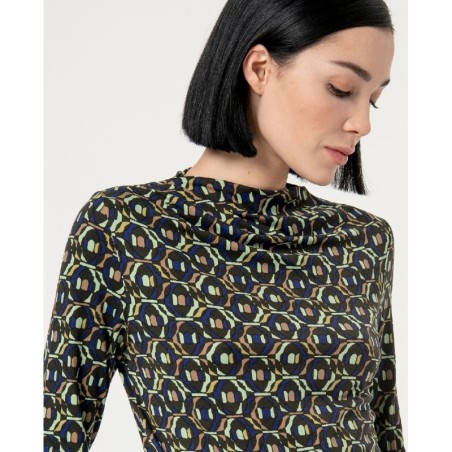 Top cuello perkins drapeado.