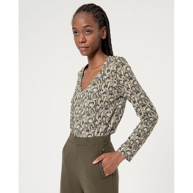 Pantalón cropped ancho.