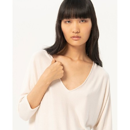 Jersey escote pico,manga murciélago blanco.