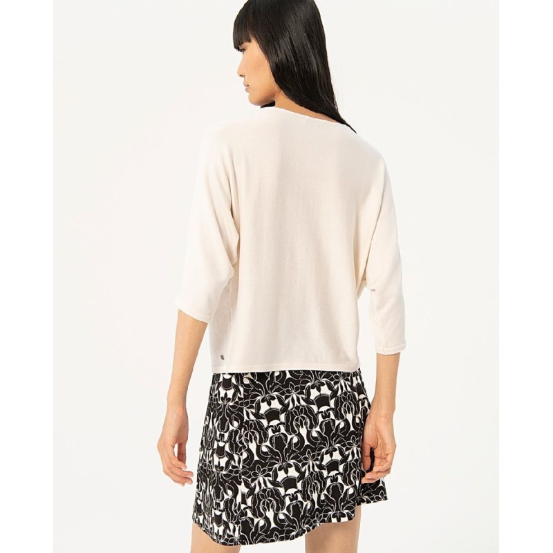 Jersey escote pico,manga murciélago blanco.