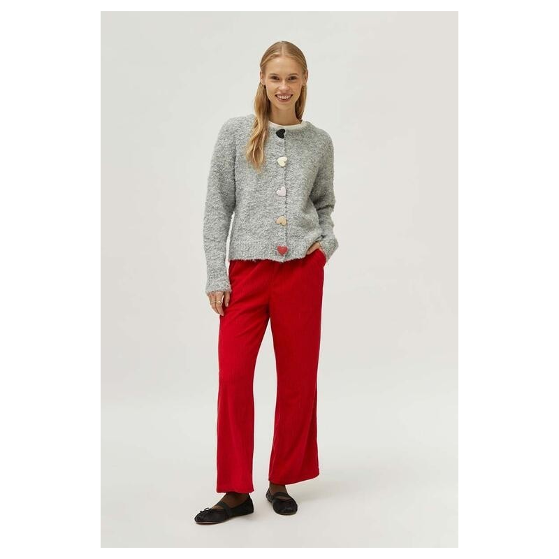 Cárdigan detalle de corazones grandes.