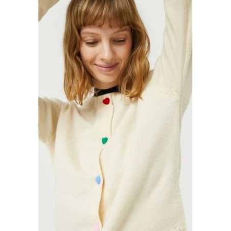 Chaqueta con detalles de corazones.