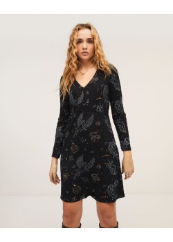 VESTIDO CORTO CON ESCOTE EN V Y FRUNCES,NEGRO.