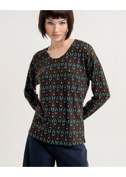 Camiseta estilo oversize,cuello redondo.