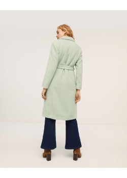 Abrigo con cinturón y cuello solapa. 2