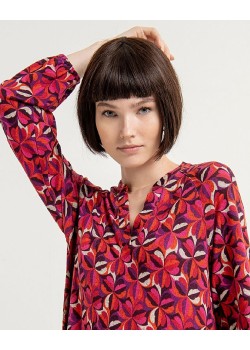 Vestido largo y ancho,manga volumen y volante. 2