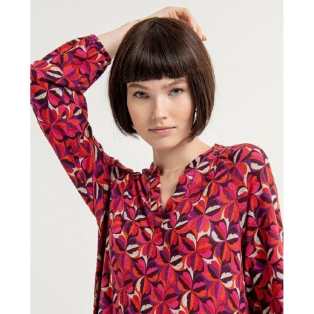 Vestido largo y ancho,manga volumen y volante.