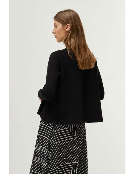 Jersey evasé cuello mock.