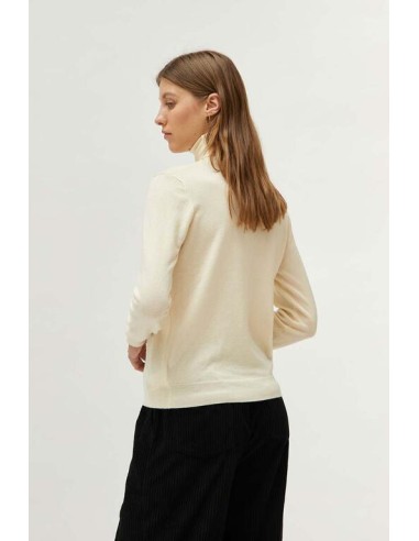 Jersey de punto cuello alto.