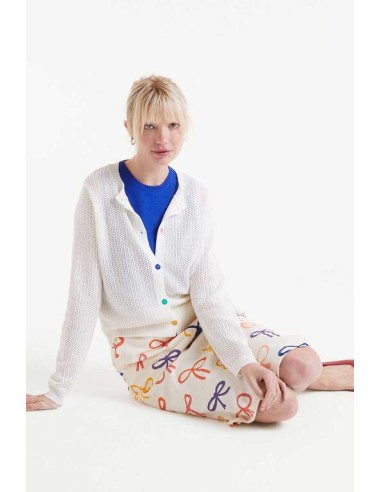 CHAQUETA DE PUNTO CON BOTONES DE COLORES.